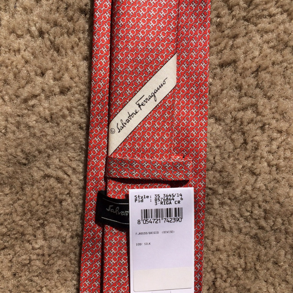 Salvatore Ferragamo Mens Tie 100% Silk